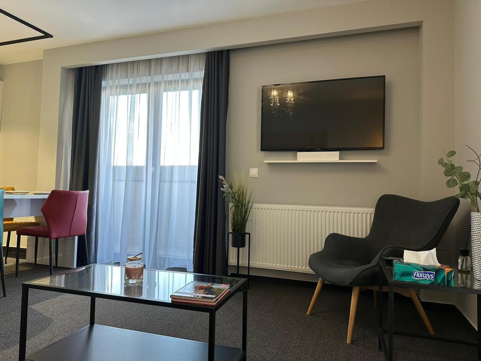 Luxury Glam Apartments & Studios Near Coresi Mall Brasov Luaran gambar