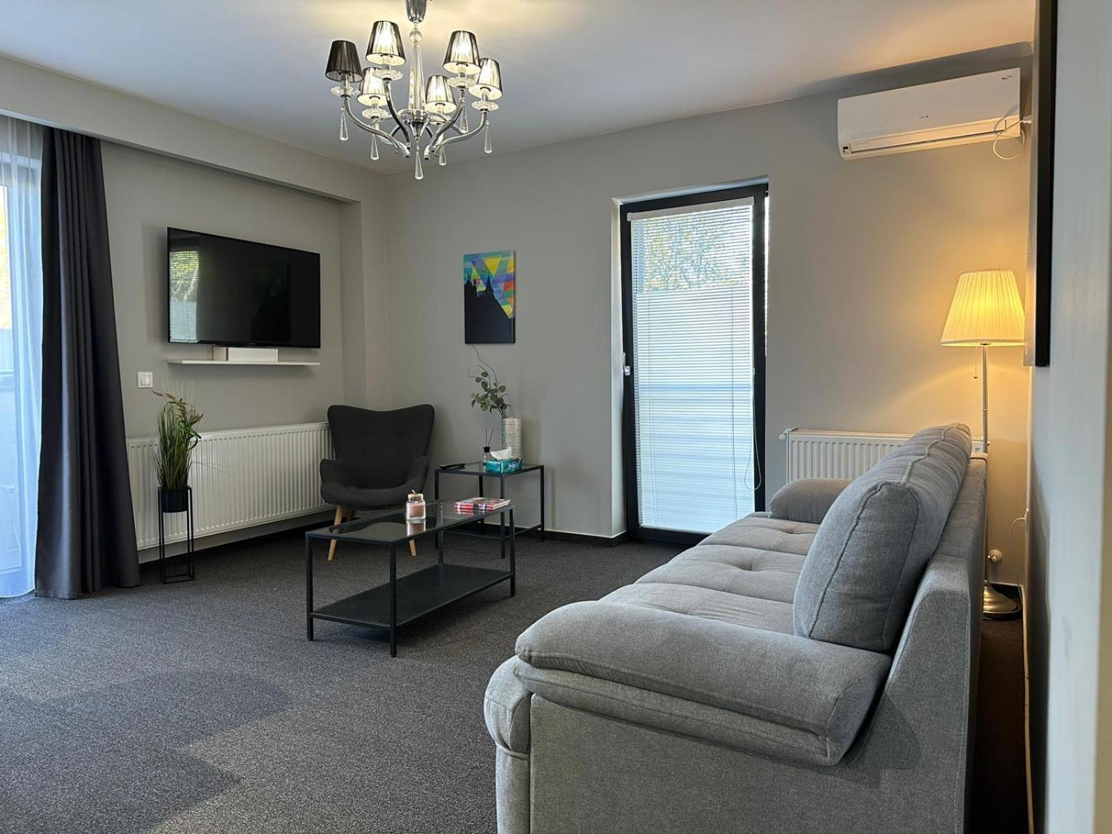 Luxury Glam Apartments & Studios Near Coresi Mall Brasov Luaran gambar