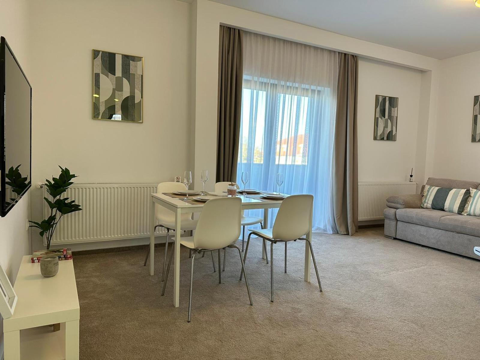Luxury Glam Apartments & Studios Near Coresi Mall Brasov Luaran gambar