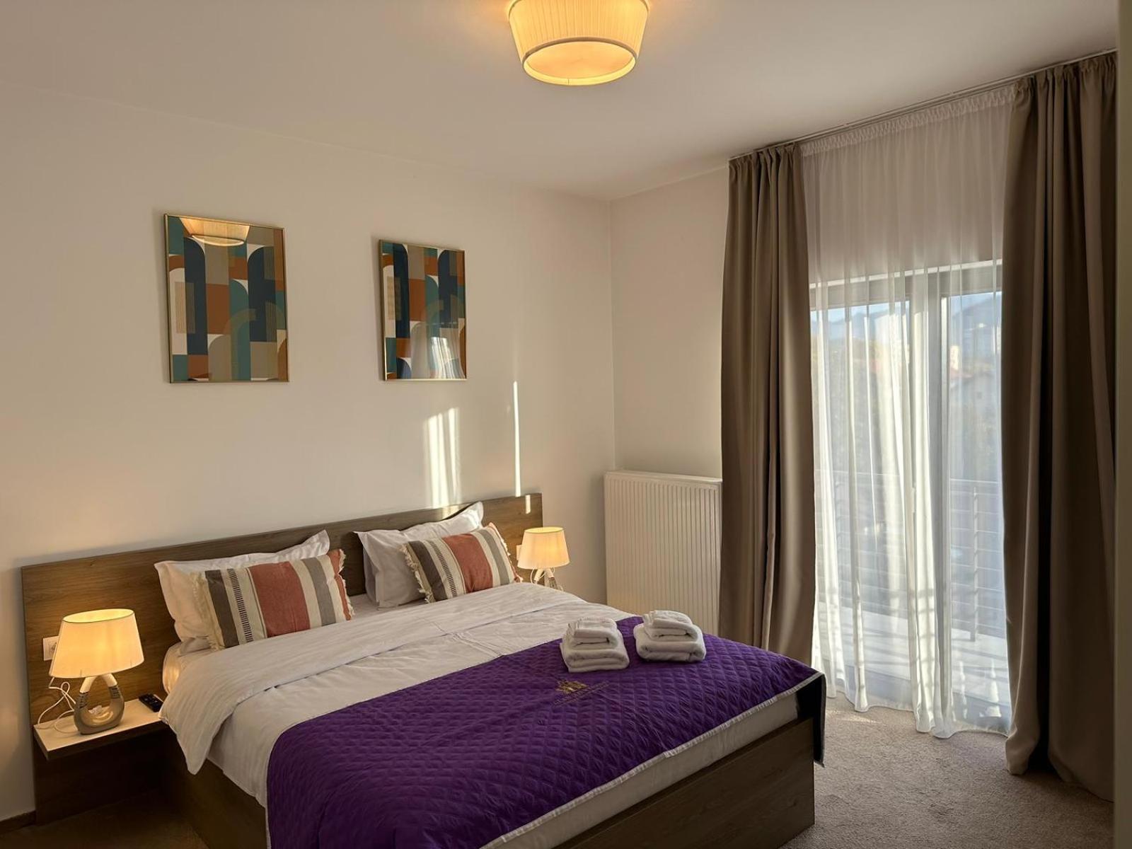 Luxury Glam Apartments & Studios Near Coresi Mall Brasov Luaran gambar