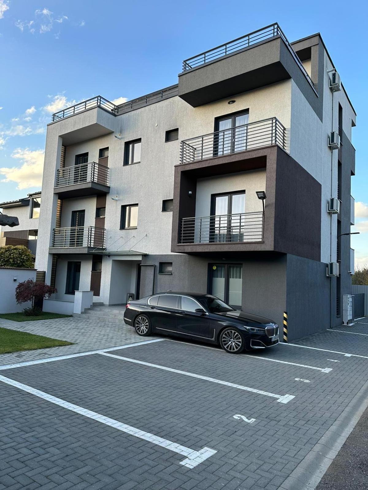 Luxury Glam Apartments & Studios Near Coresi Mall Brasov Luaran gambar